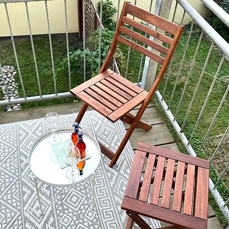 Stylisches Altstadt-apartment Mit Balkon Nahe Hafen Apartman *