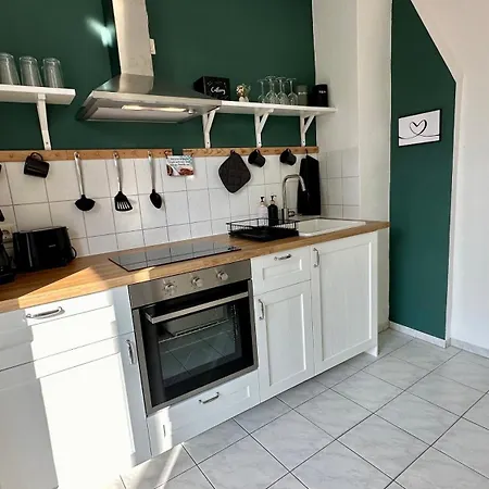 Stylisches Altstadt-apartment Mit Balkon Nahe Hafen Wißmar