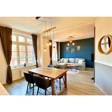 Stilvolles Altstadt-apartment Mit Balkon Nahe Hafen *