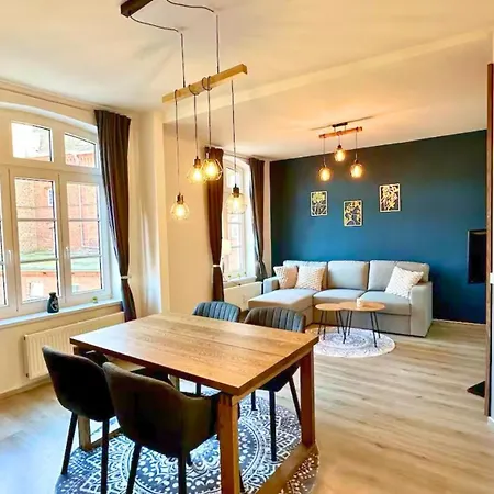 Stilvolles Altstadt-apartment Mit Balkon Nahe Hafen Wißmar